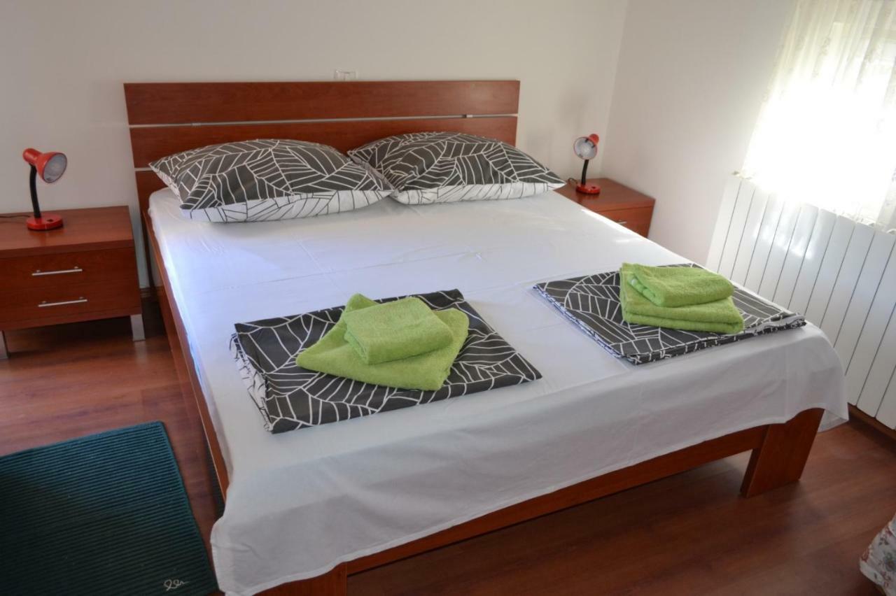 Apartment Din Баньоле Екстериор снимка