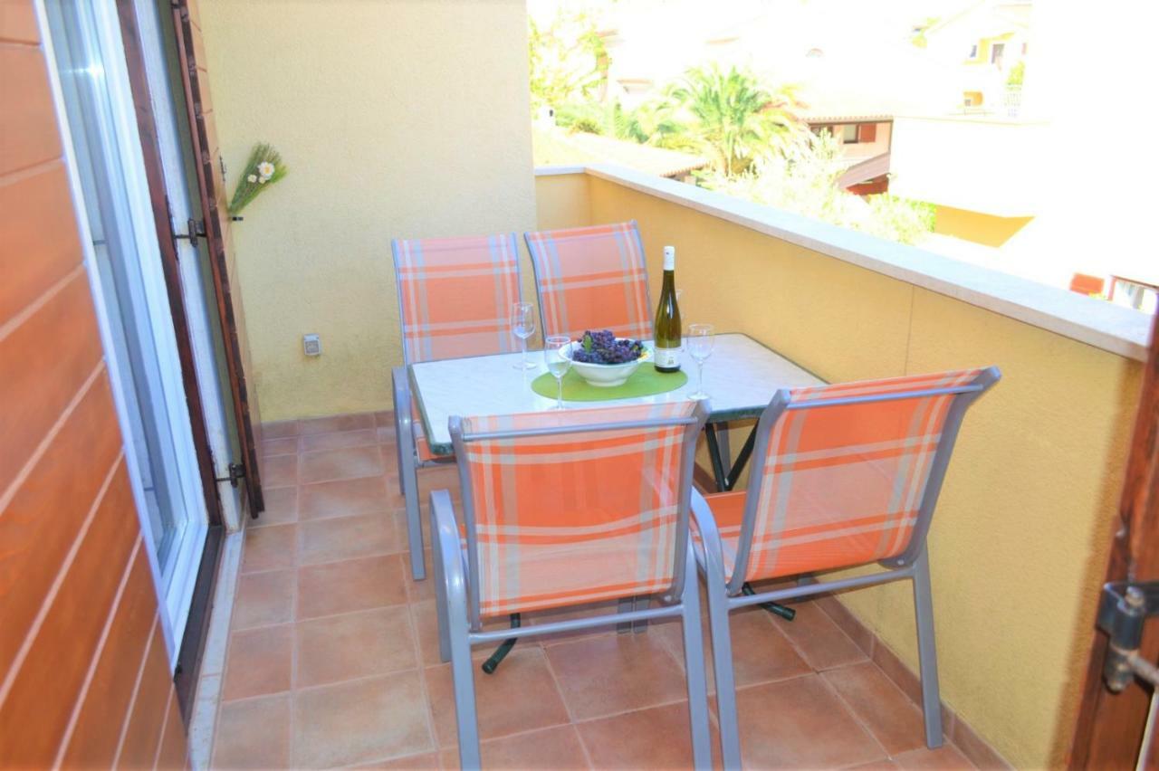 Apartment Din Баньоле Екстериор снимка